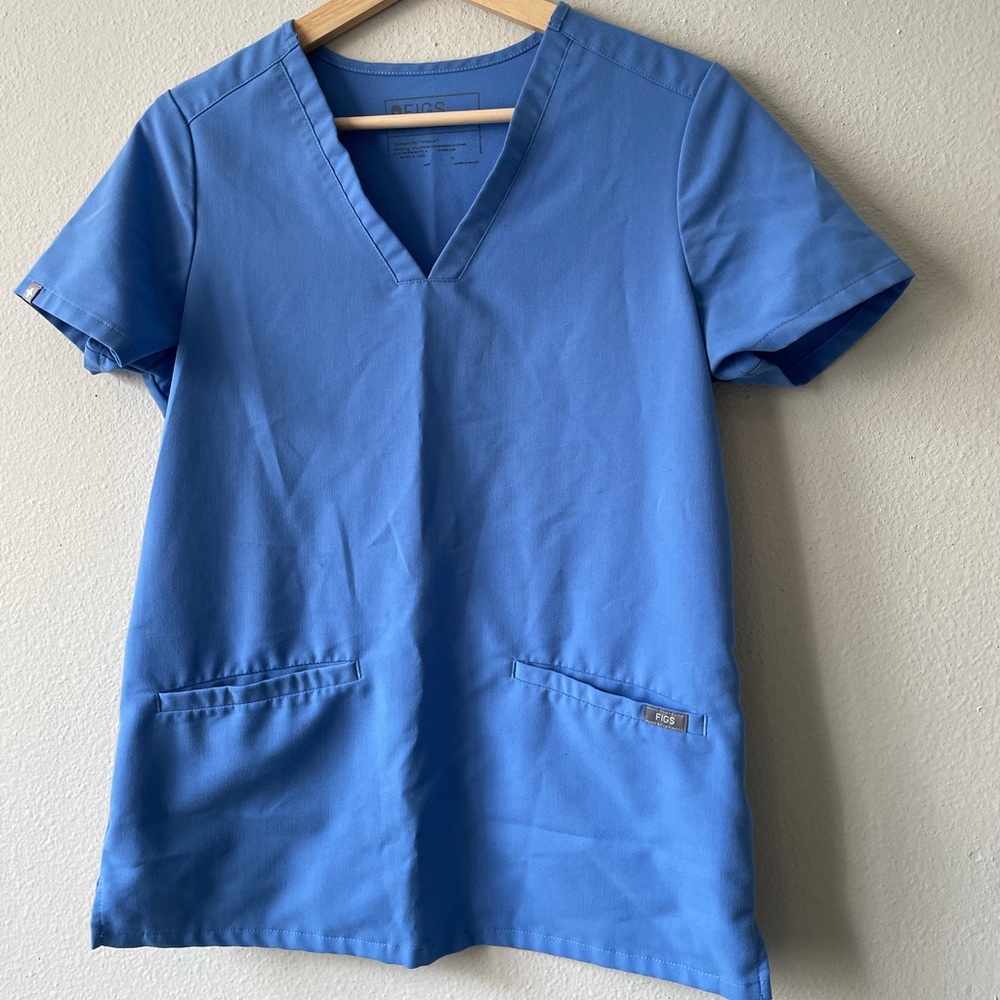 Figs scrub top